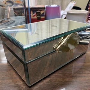 Mirror jewelry box.